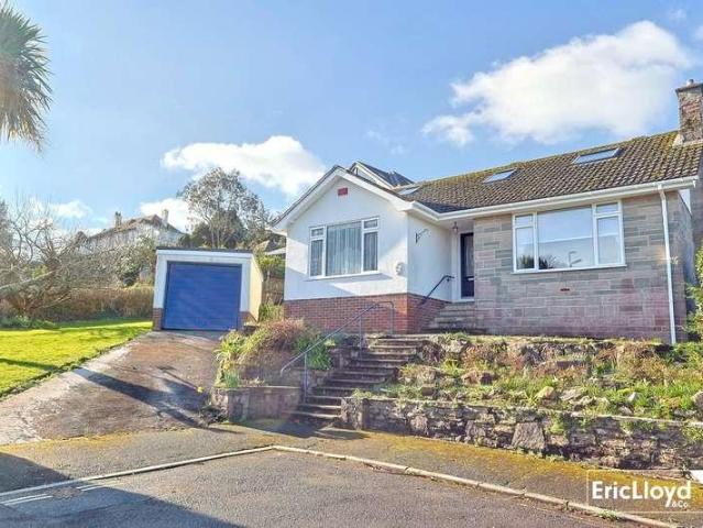 House for sale in Broadsands