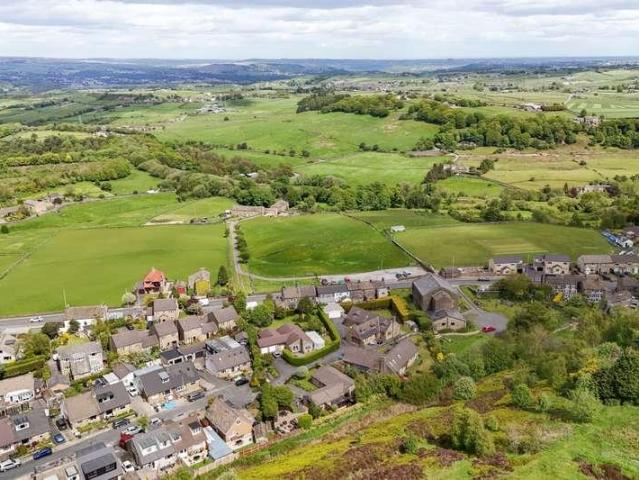 House for sale in Denholme, West Yorkshire