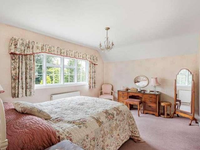 House for sale in Hurtmore, Guildford
