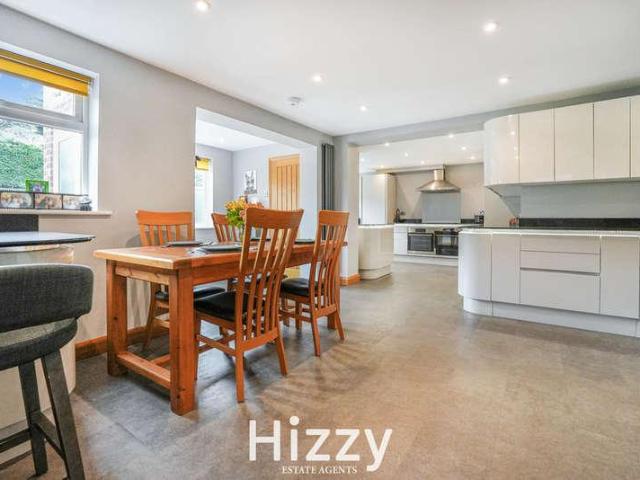 House for sale in Chelmondiston, Suffolk