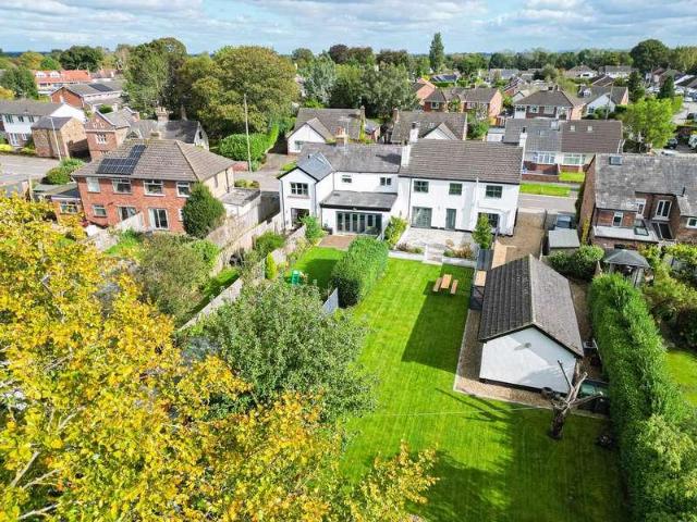 House for sale in Willaston Mills, Cheshire