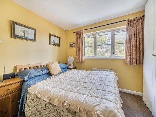 House for sale in Heol-las, Surrey