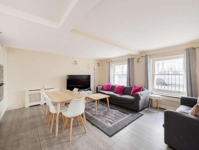 House for sale in Bayswater, Greater London