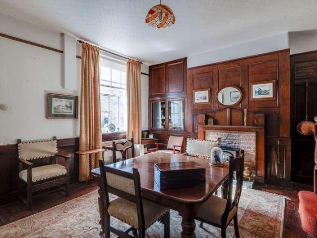 House for sale in Mickle Trafford, Cheshire