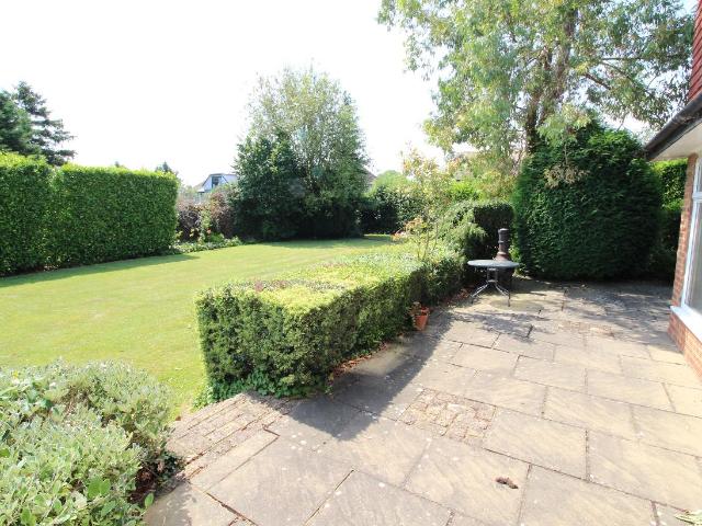 House for sale in Stoneleigh, Ewell