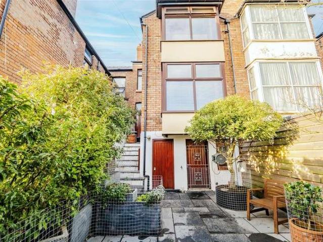 House for sale in Gibbonsdown, Barry