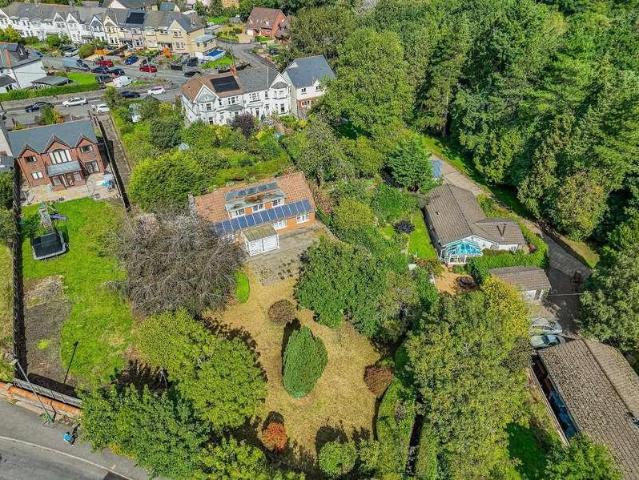 House for sale in Tredomen, Cefn Fforest