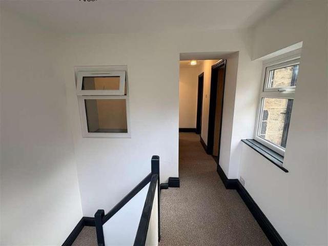 House for sale in Lower Wyke, West Yorkshire