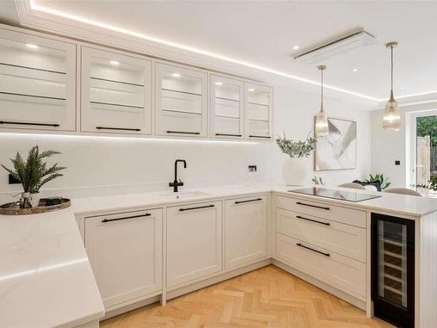 House for sale in Coulsdon, London Borough of Croydon House for sale in Coulsdon, London Borough of Croydon