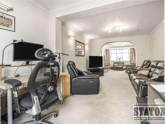 House for sale in Oakwood, Greater London
