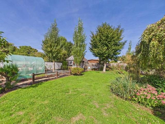 House for sale in Dumpton, Acol