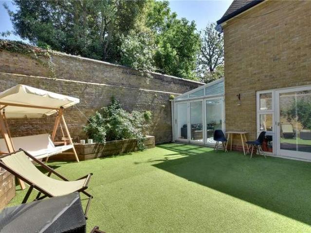 House for sale in Greenwich Town Centre, Greater London