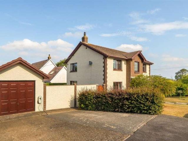 House for sale in Ffos-y-ffin, Wales