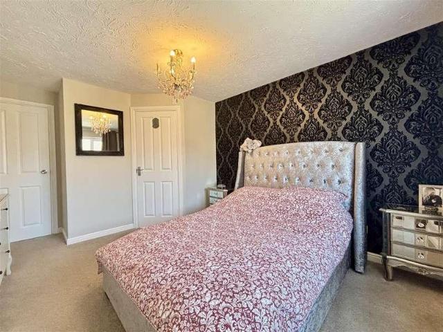 House for sale in Queensbury, West Yorkshire