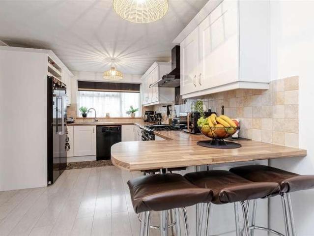House for sale in Five Acres, Hertfordshire