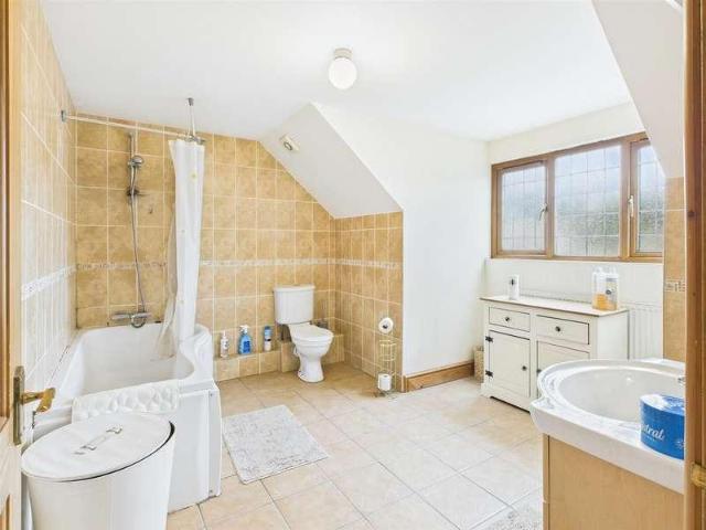 House for sale in Llanfihangel Aberbythych, Wales