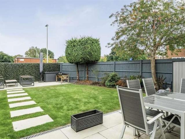 House for sale in Emmbrook, Wokingham