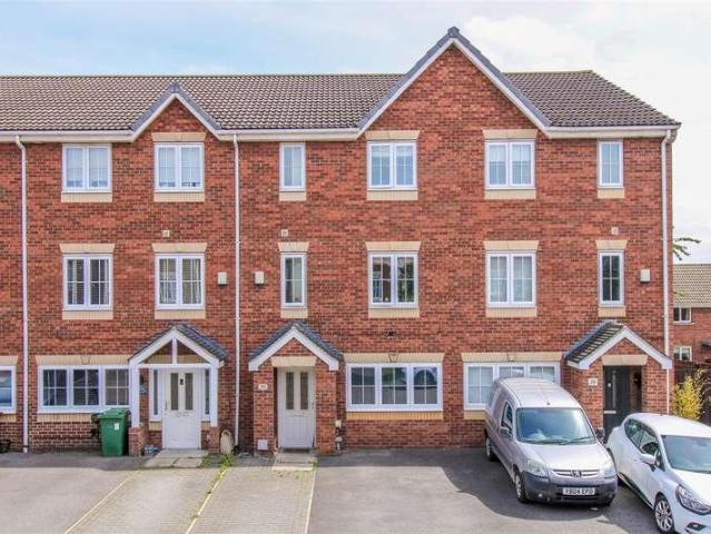House for sale in Ossett, West Yorkshire