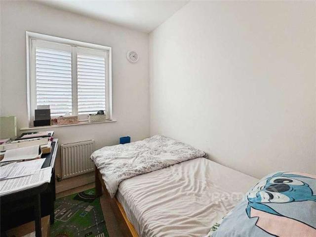 House for sale in Gun Hill Park, Rushmoor