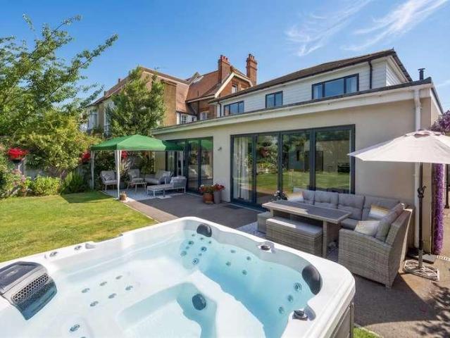 House for sale in Oxenden, The Bridge