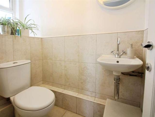 House for sale in Whinmoor, West Yorkshire