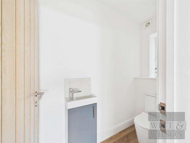 House for sale in Bulverhythe, Guestling Green