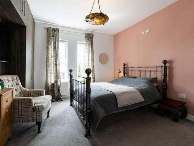 House for sale in Halesowen, West Midlands