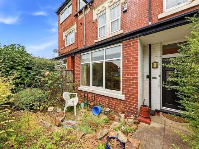 House for sale in Roundhay, West Yorkshire
