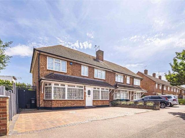 House for sale in Woodside, North Watford