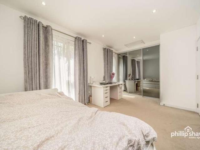 House for sale in Greater London