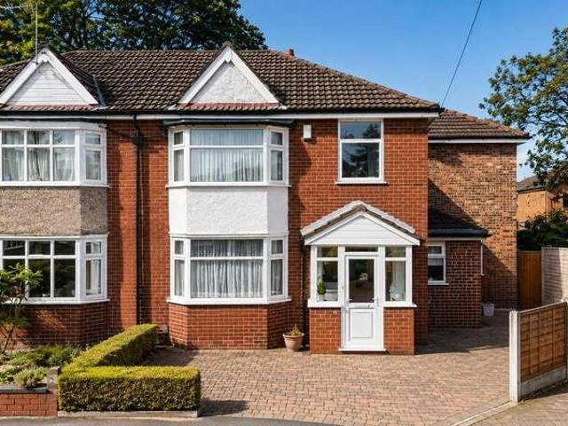 House for sale in Kitt's Moss, Bramhall