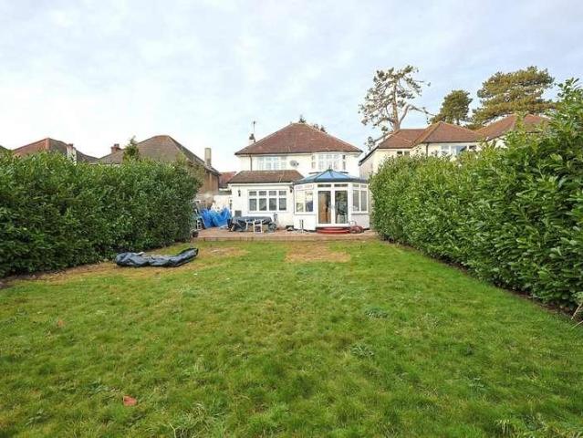 House for sale in Little Stanmore, Greater London
