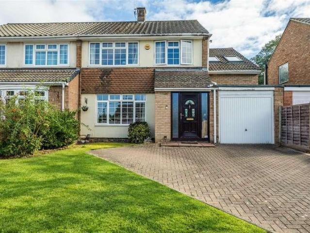 House for sale in Emmbrook, Wokingham