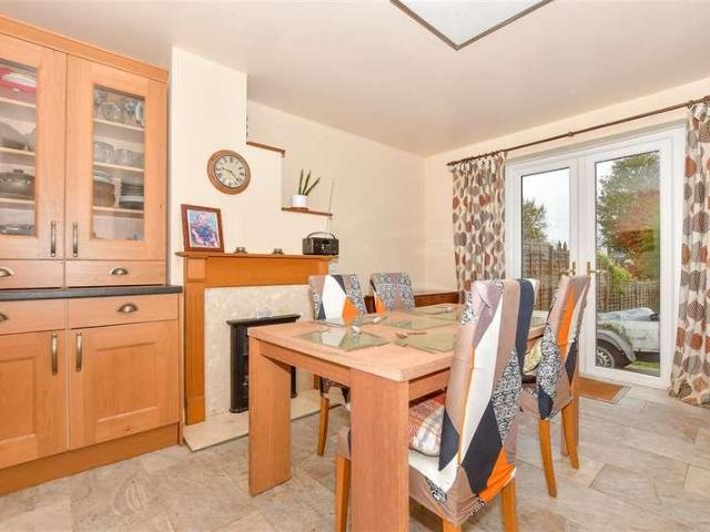 House for sale in Vinters Park, Midway