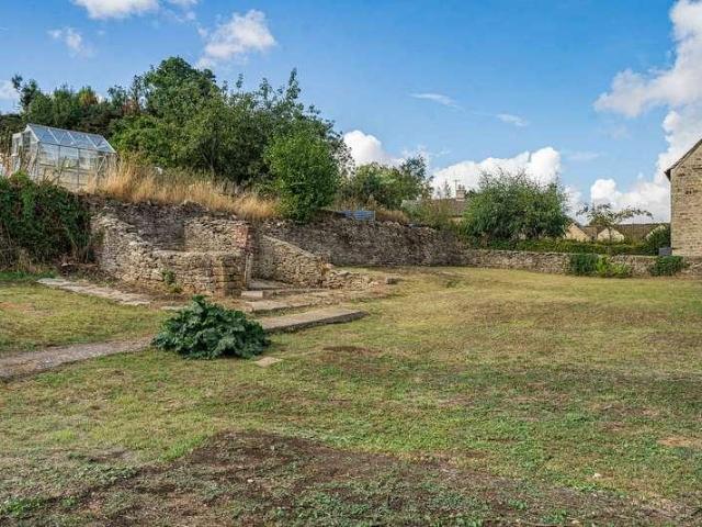 House for sale in Nags Head, Cotswold