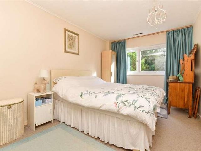 House for sale in London Borough of Croydon, Forestdale