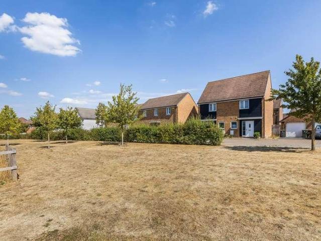 House for sale in Great Western Park North, Berrick Salome