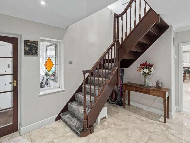 House for sale in Totteridge, Cressex
