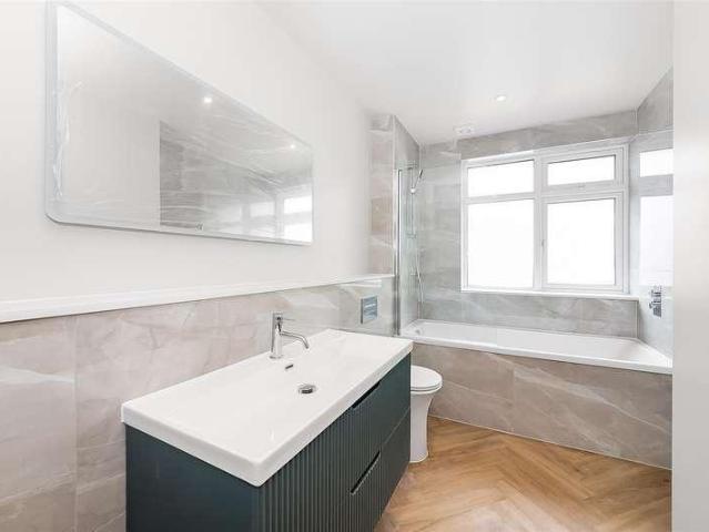 House for sale in Coulsdon, Purley