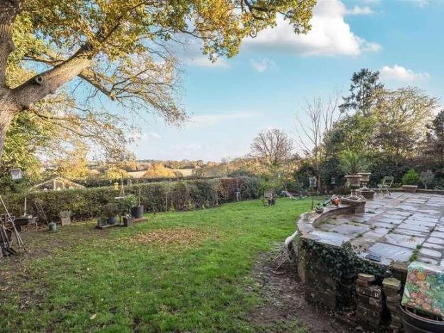 House for sale in Hooley, Red Hill
