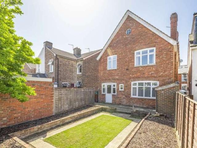 House for sale in Southborough, Sandown Park