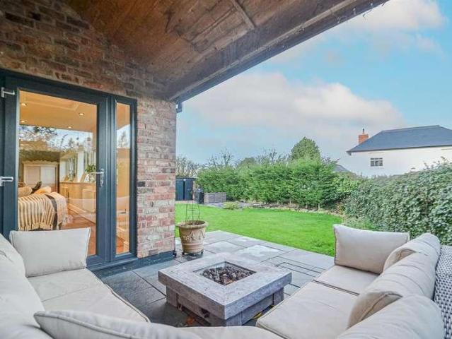 House for sale in Acton Bridge, Cheshire