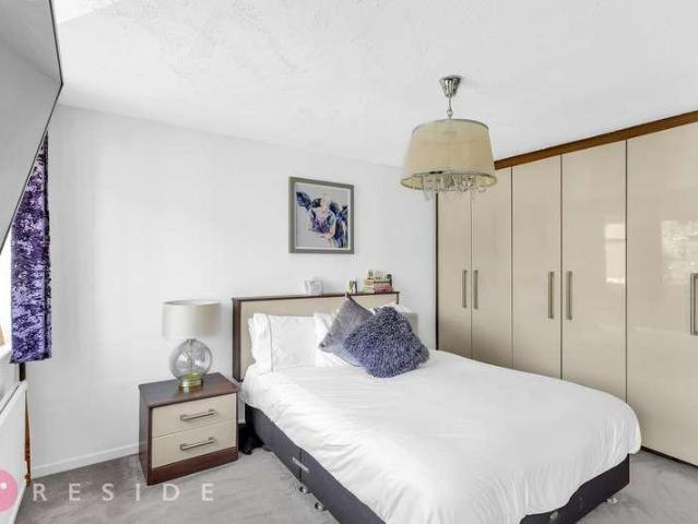 House for sale in Wardle, Burnedge