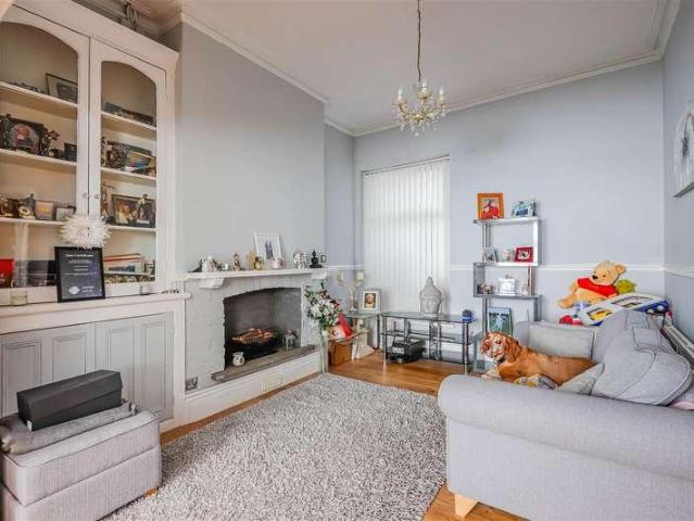 House for sale in The Knap, Barry