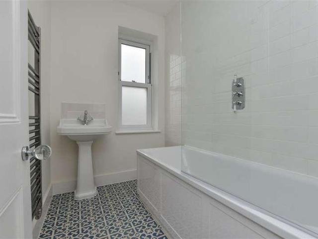 House for sale in Westbrook, Acol