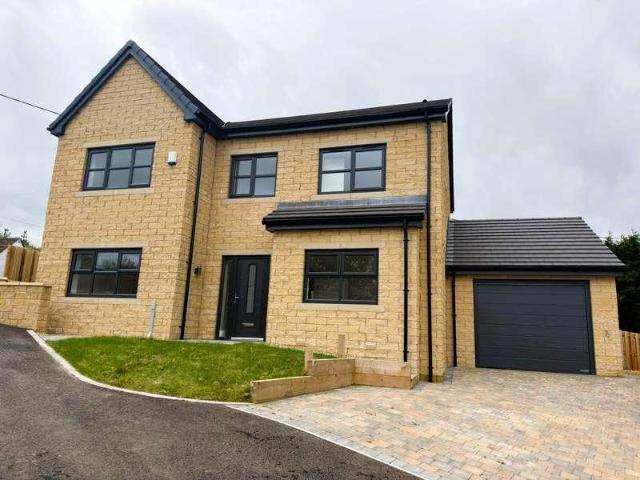 House for sale in Springhead, Oldham