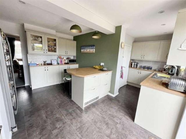 House for sale in Motcombe