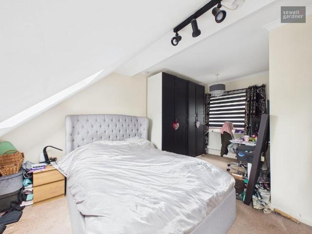 House for sale in Holywell Estate, North Watford