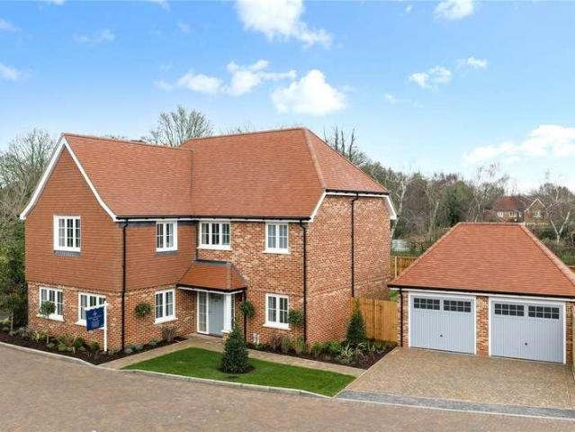 House for sale in Batchworth, Hertfordshire