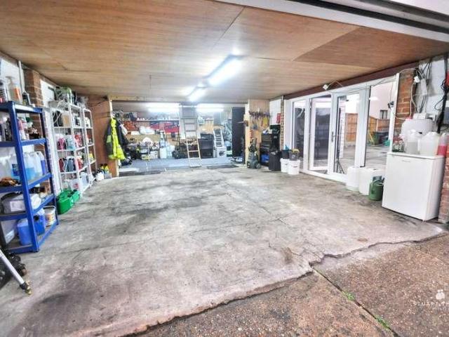 House for sale in Hadleigh, Castle Point